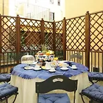 Relais Centro Bed & Breakfast 3*